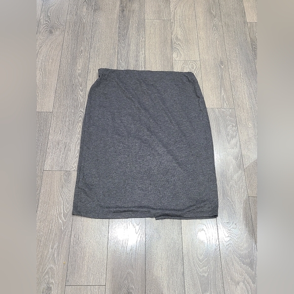 From Joe Fresh. Asymmetrical Midi skirt. SIZE Large. NEVER BEEN WORN. Tags on. - Picture 2 of 4